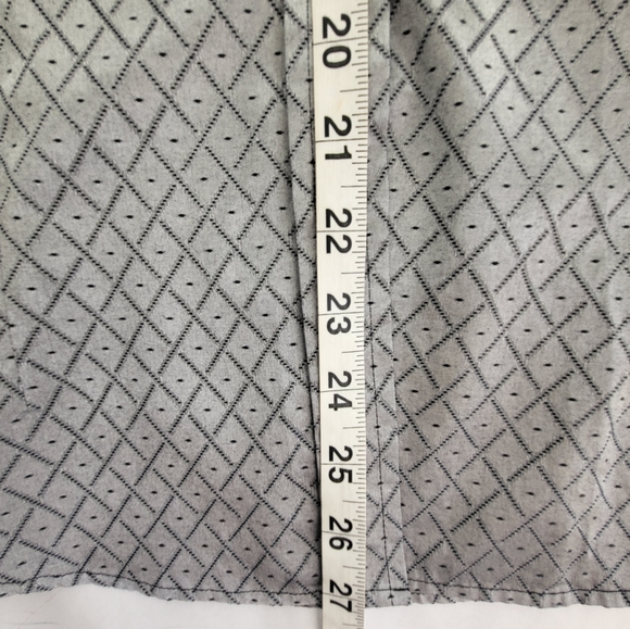 Orvis Button Down Shirt Womens Size 12 Gray Triangle Pattern Long Sleeve Shirt - Picture 6 of 8